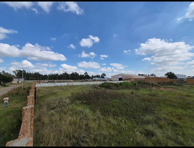 4,050M² VACANT LAND FOR SALE IN VAALPARK